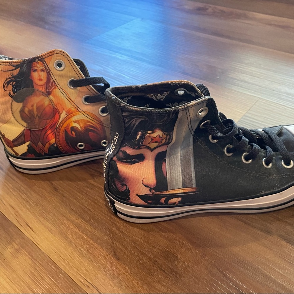 Converse Wonder Woman High-Top Sneakers - Black and Multicolor SIZE 7
